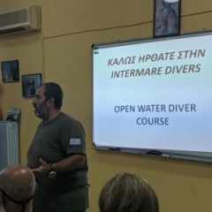 Εκπαίδευση καταδύσεων με τον κο Βαρδάκα Γεώργιο της Intermare Divers 